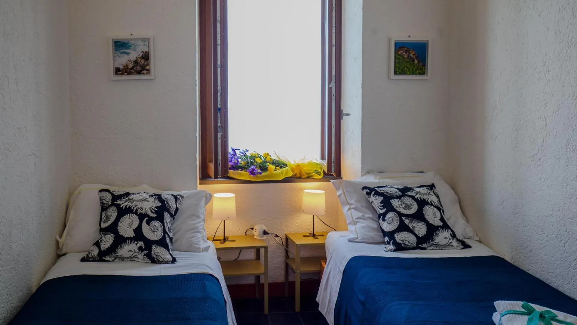 La Lampara Sea View Terrace Apartment Manarola