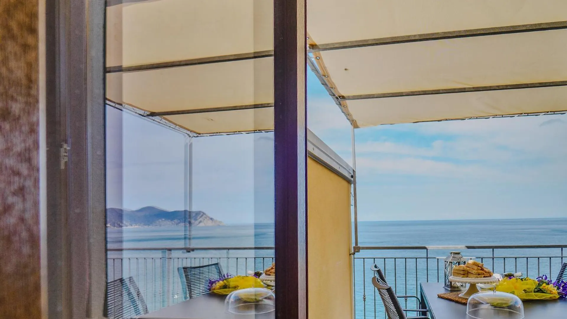 La Lampara Sea View Terrace Apartment Manarola